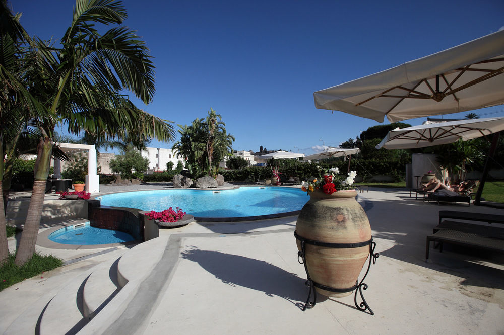 ליפארי Residence Hotel La Giara מראה חיצוני תמונה