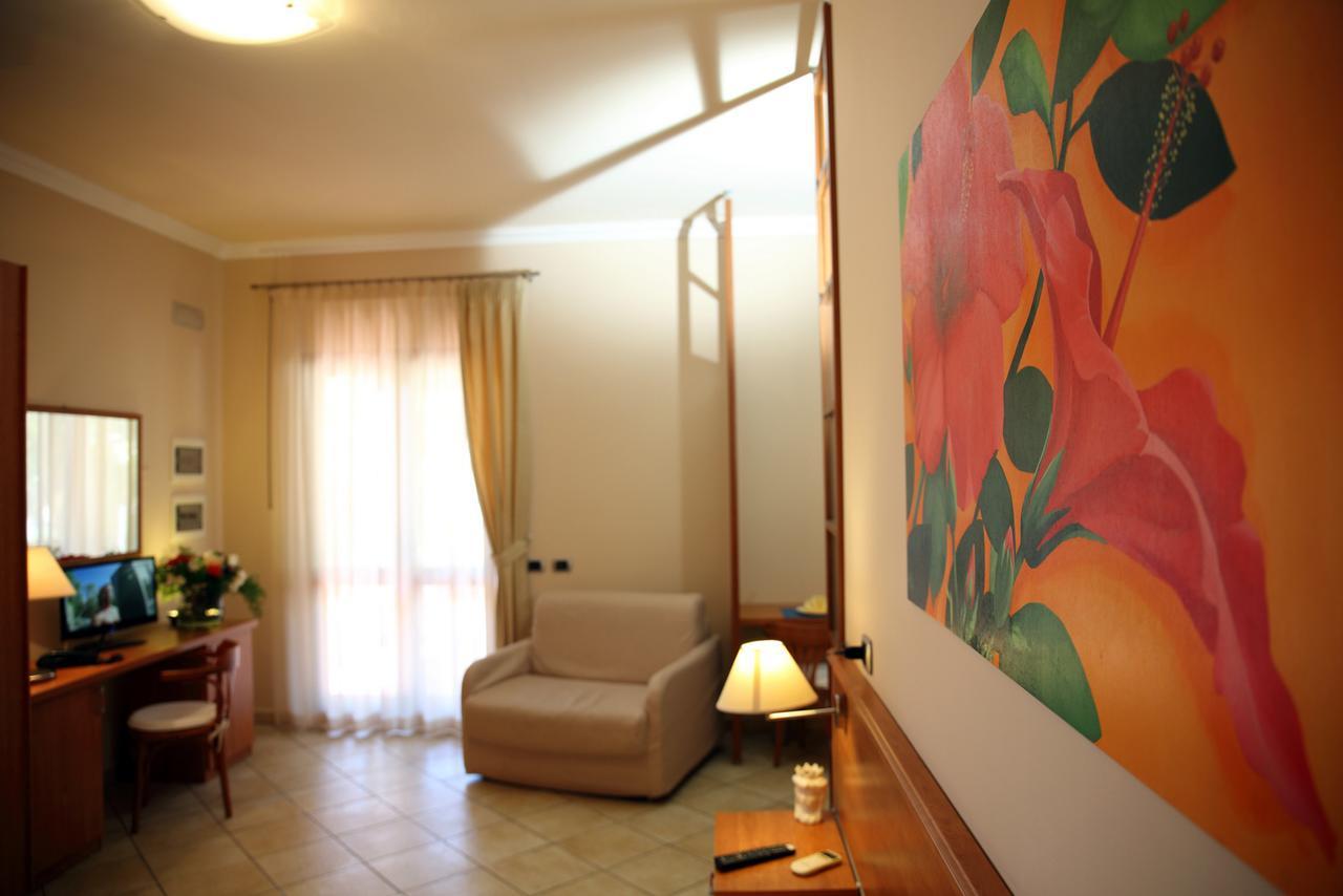 ליפארי Residence Hotel La Giara מראה חיצוני תמונה